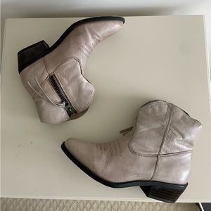 SHOE MINT Ankle Western Boots